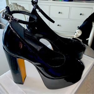 L’intervalle - Boneca Black Patent Platform Heels